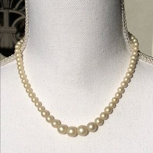 Vintage faux pearl graduated bead necklace
